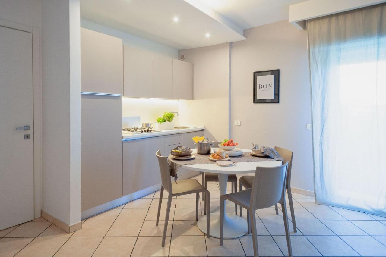 Residenza Alma Aparthotel Riccione Exteriör bild