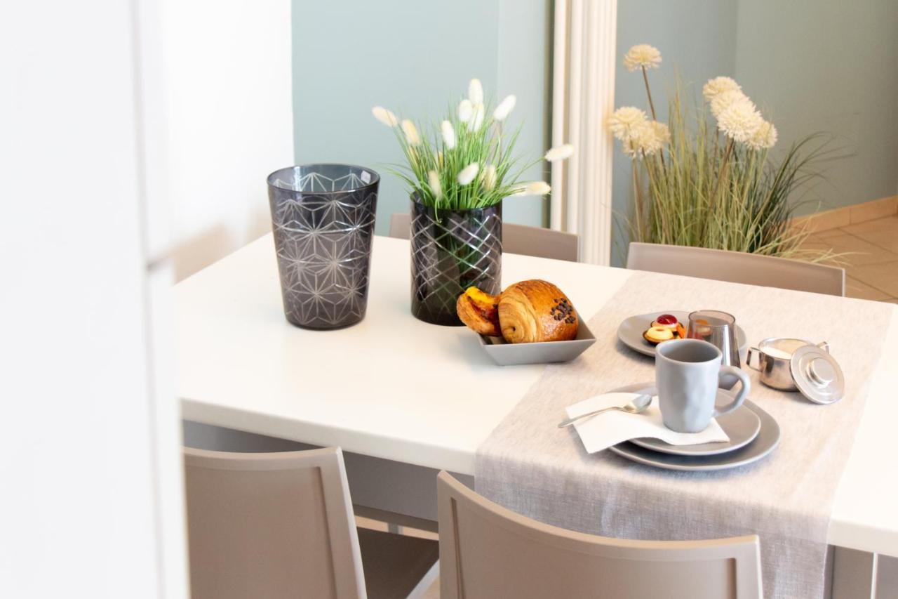 Residenza Alma Aparthotel Riccione Exteriör bild