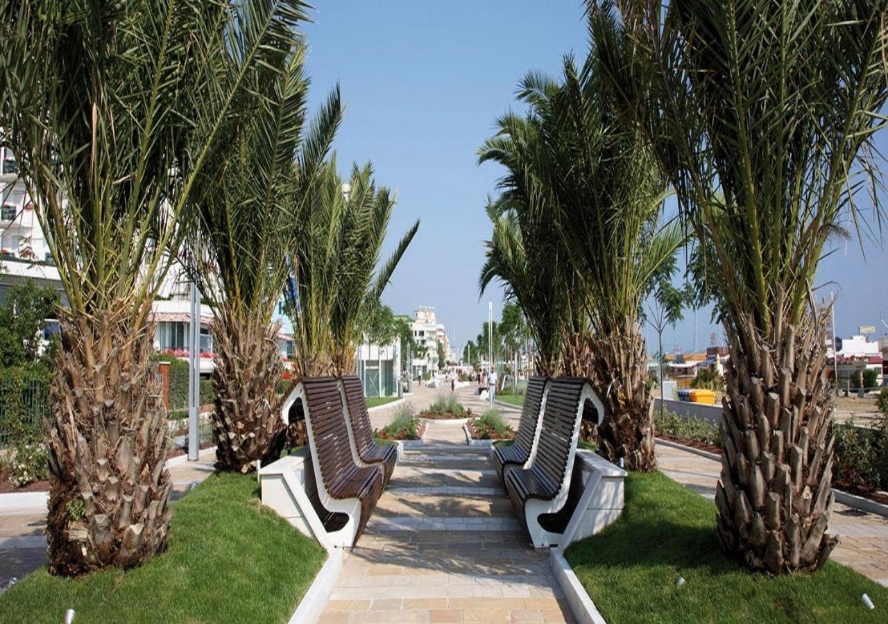 Residenza Alma Aparthotel Riccione Exteriör bild